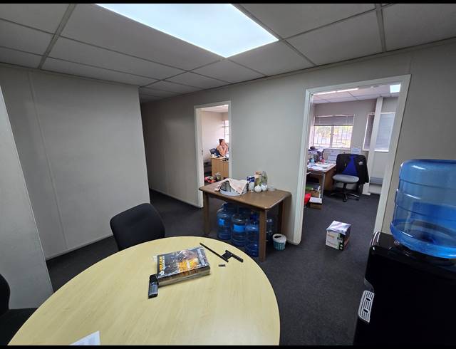 428M² WAREHOUSE TO LET IN MEADOWDALE